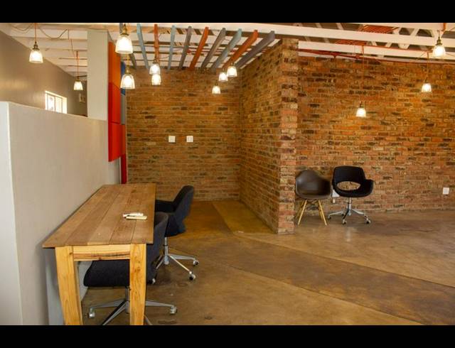 BUSINESS PROPERTY TO RENT IN HELDERKRUIN